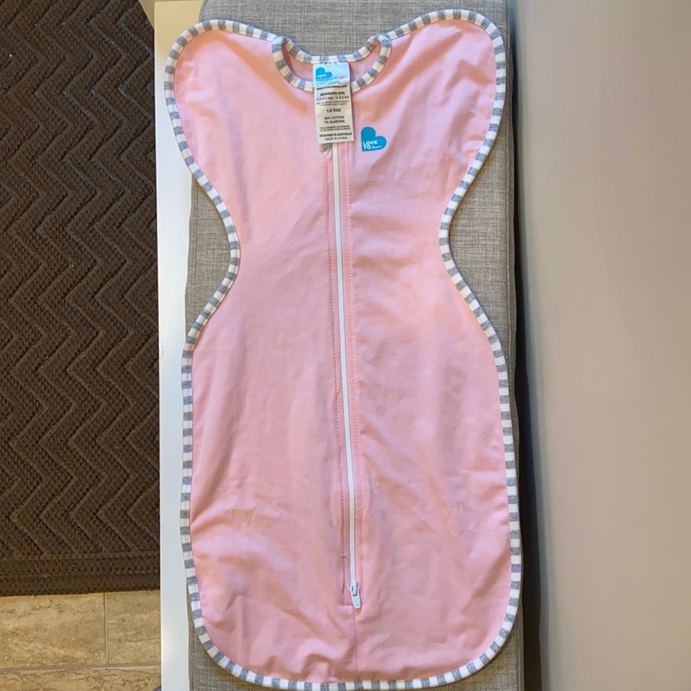 Love to dream swaddle! Never worn!